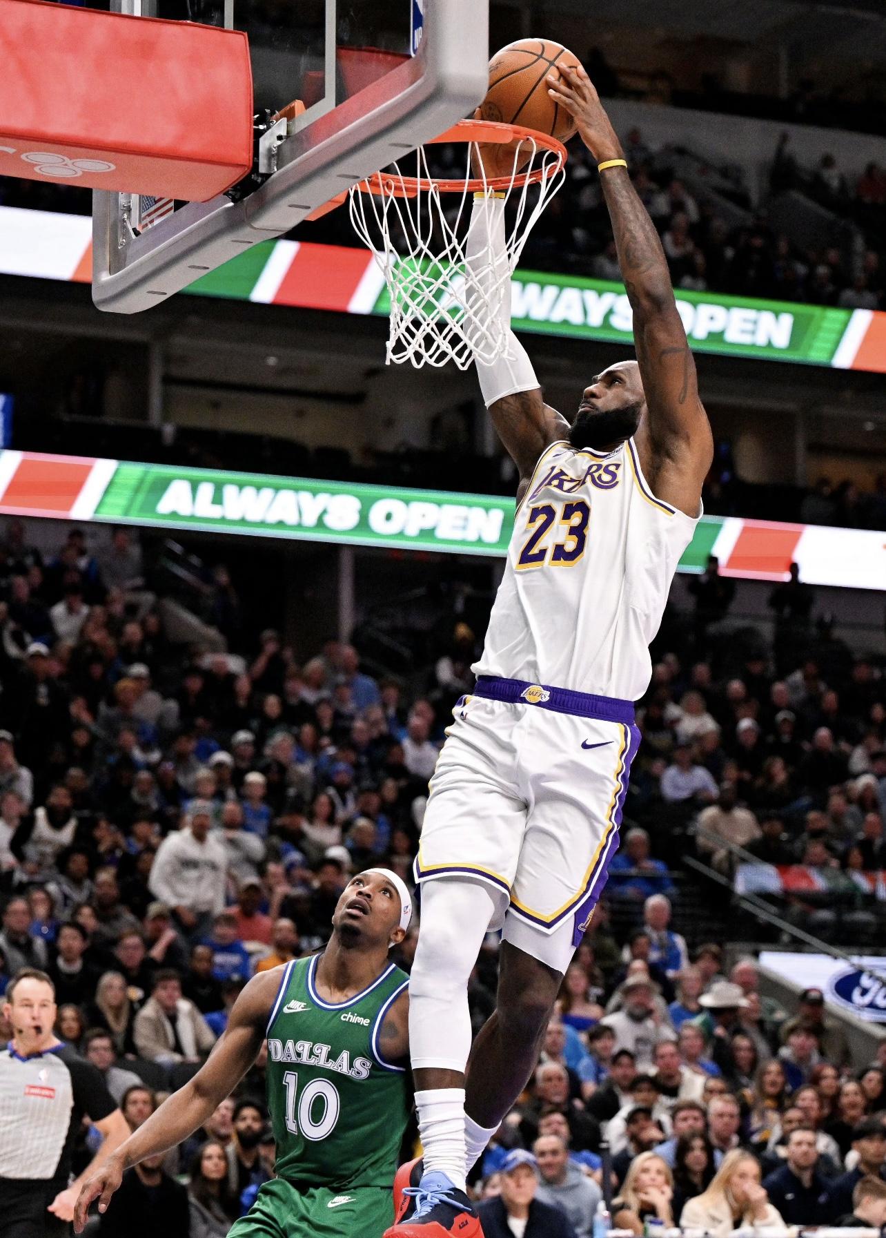 爱游戏-詹姆斯在独行侠比赛中爆冷，败北引发热议！的简单介绍